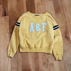 ABERCROMBIE & FITCH Small Yellow Crewneck